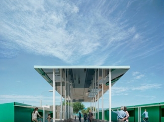 UNA PLAZA EN LAS NUBES